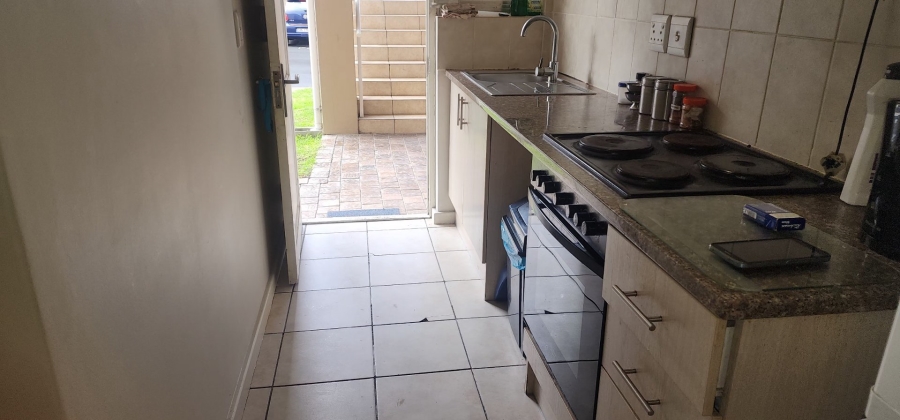 2 Bedroom Property for Sale in Heideveld Western Cape